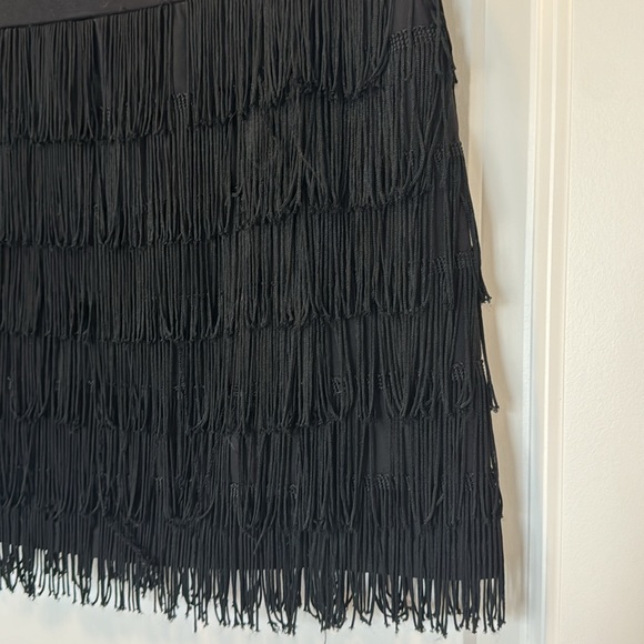 Flapper style mini skirt - Picture 3 of 3